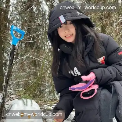 江英荻